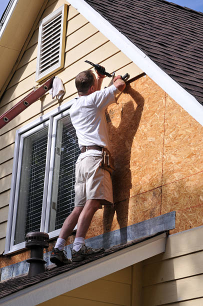 How To Choose The Right Materials for Your Siding Installation in 'Hansen, ID